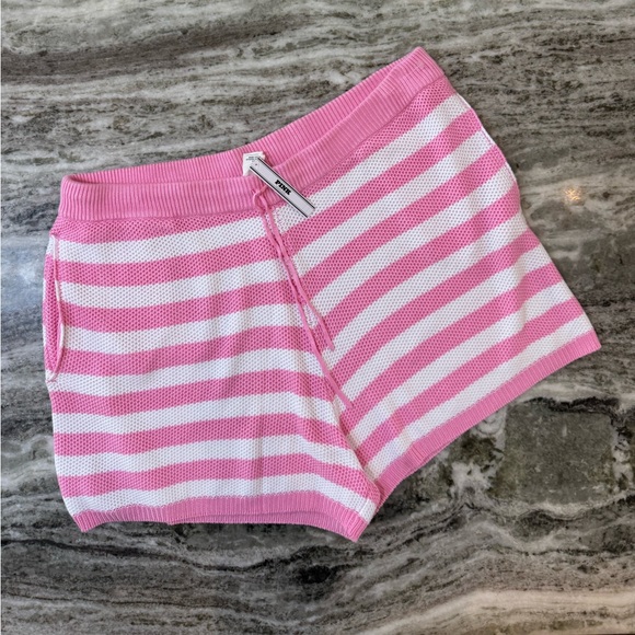 NWT PINK Victoria's Secret Crochet Knit Pink and White Striped Shorts XXL - Picture 1 of 4